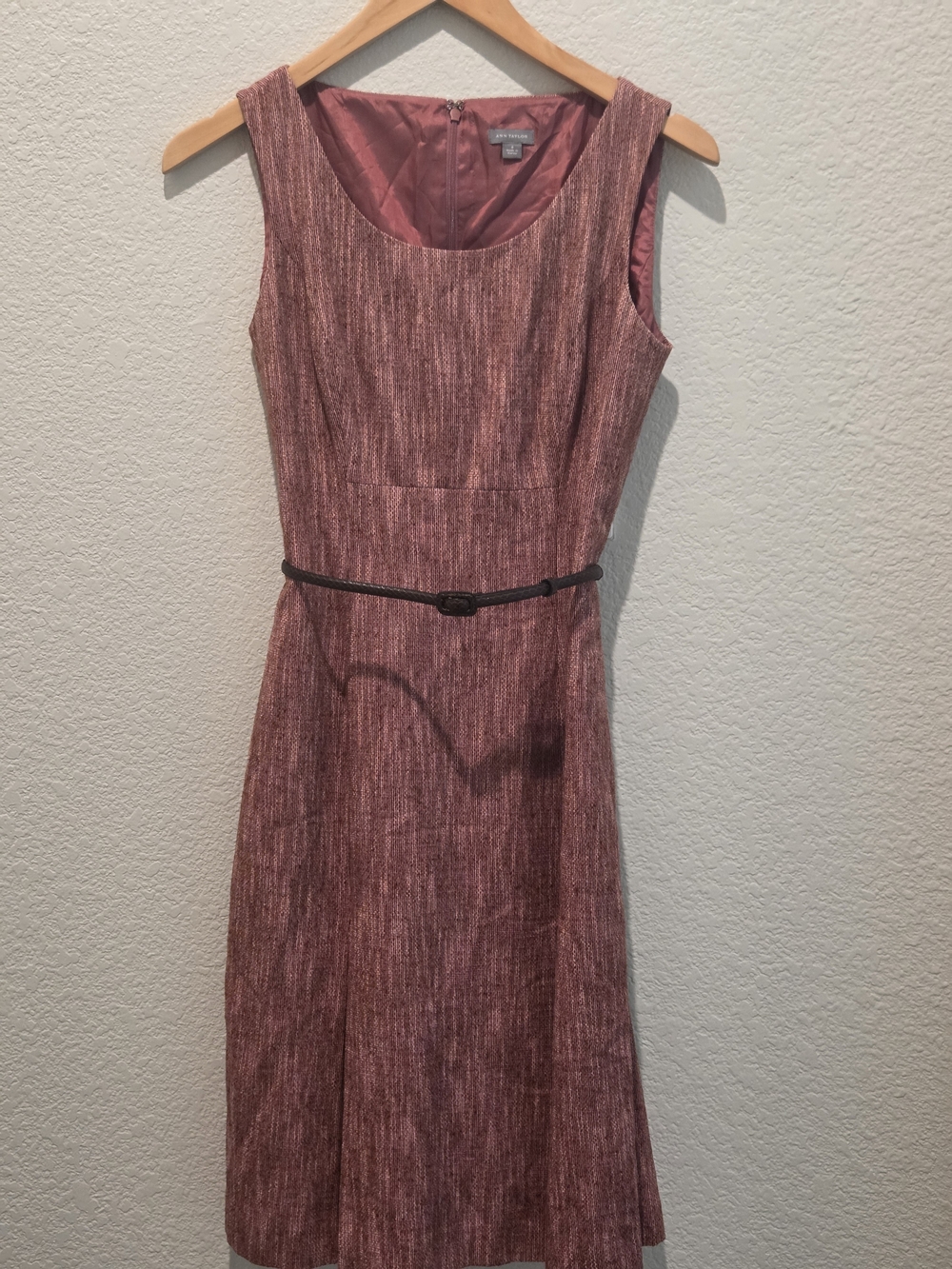 Ann Taylor Sleeveless Textured Rose Sheath Dress w/ Belt Rose Brown Size 2